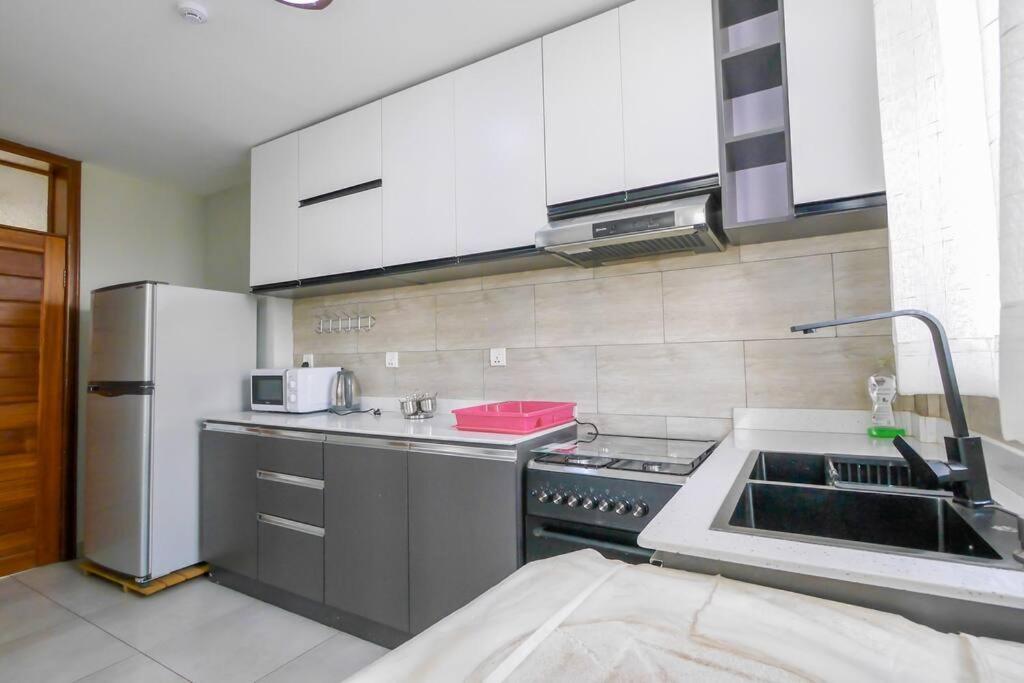 Ultra Modern Apartment In Nyarutarama Kigali Bagian luar foto
