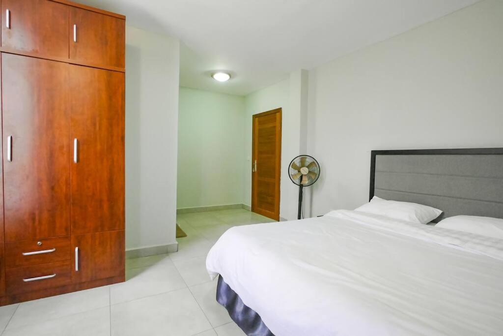 Ultra Modern Apartment In Nyarutarama Kigali Bagian luar foto