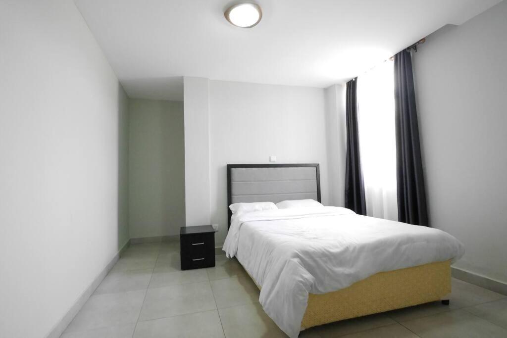 Ultra Modern Apartment In Nyarutarama Kigali Bagian luar foto