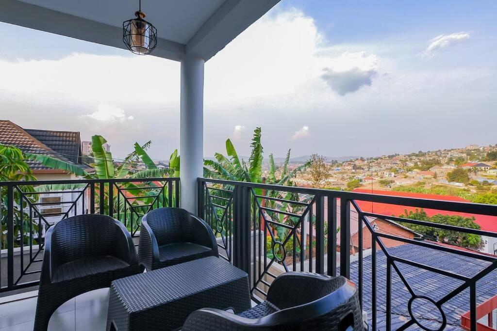 Ultra Modern Apartment In Nyarutarama Kigali Bagian luar foto