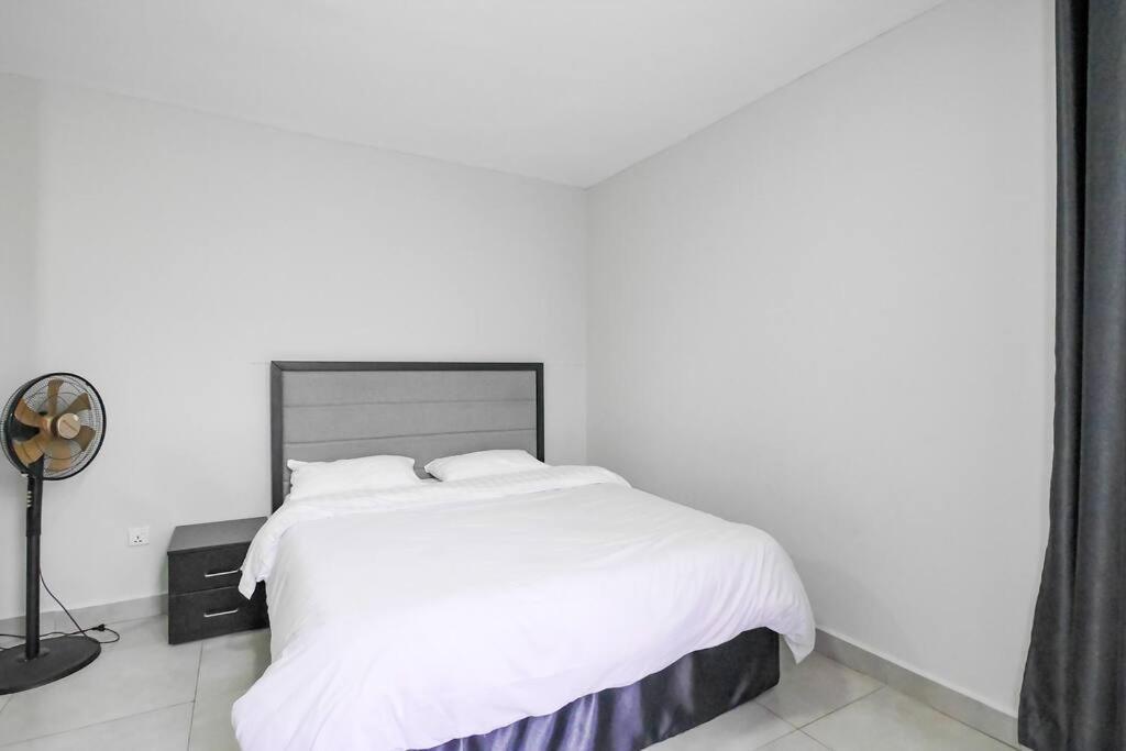 Ultra Modern Apartment In Nyarutarama Kigali Bagian luar foto