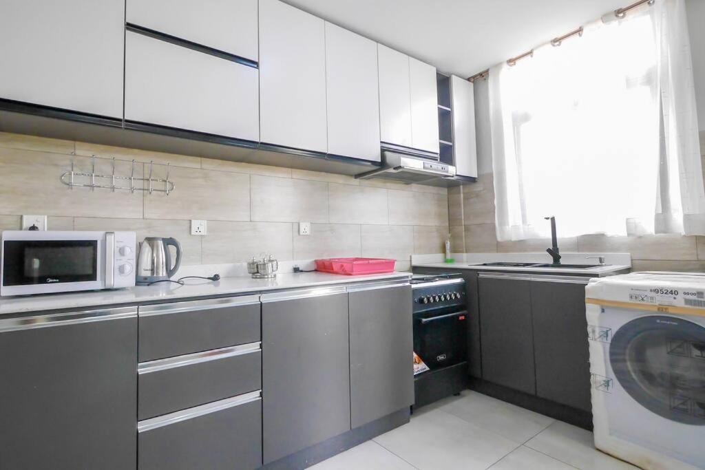 Ultra Modern Apartment In Nyarutarama Kigali Bagian luar foto